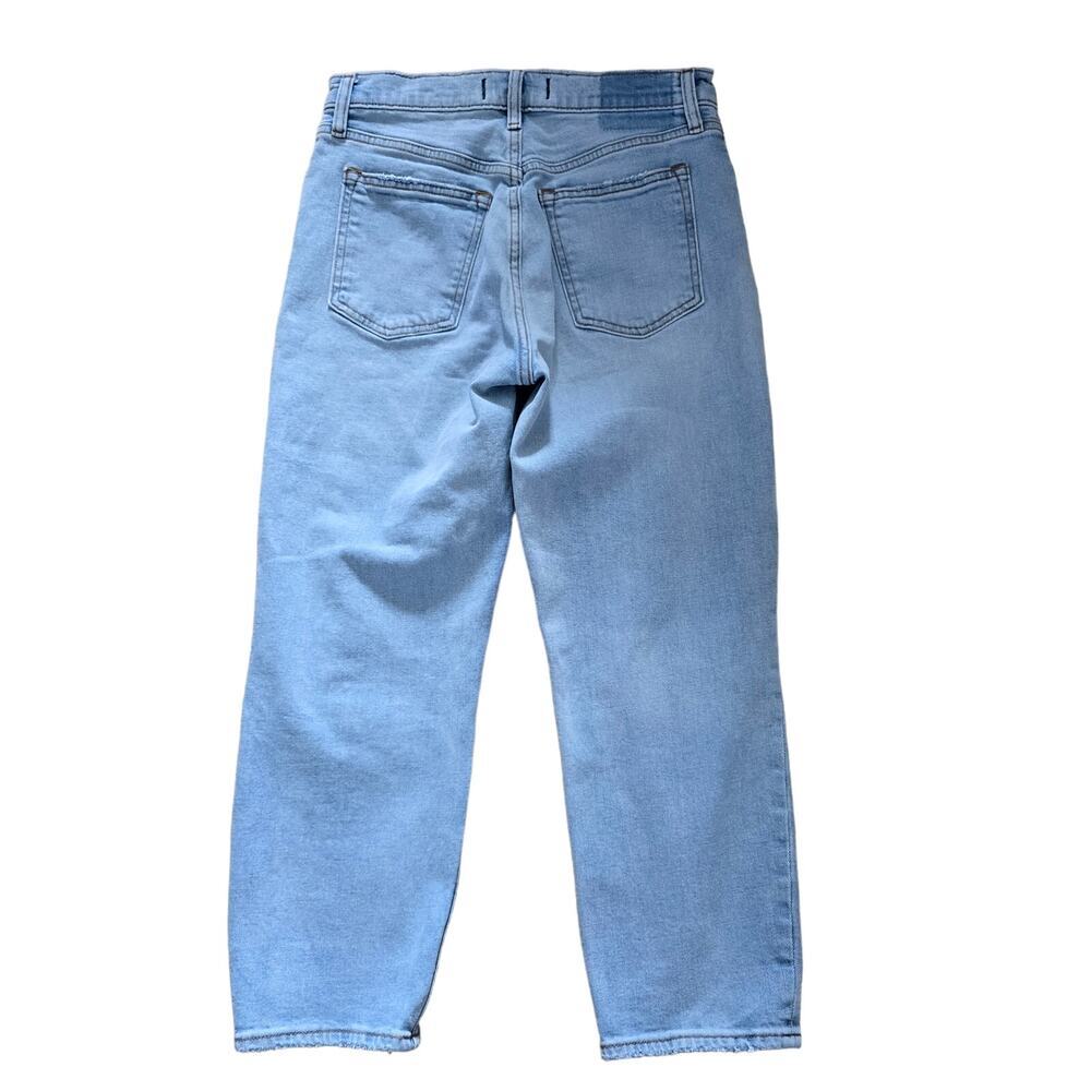 Abercrombie & Fitch The Mom High Rise Jean Light Washed Distressed 27/4 XS Short - Picture 2 of 10